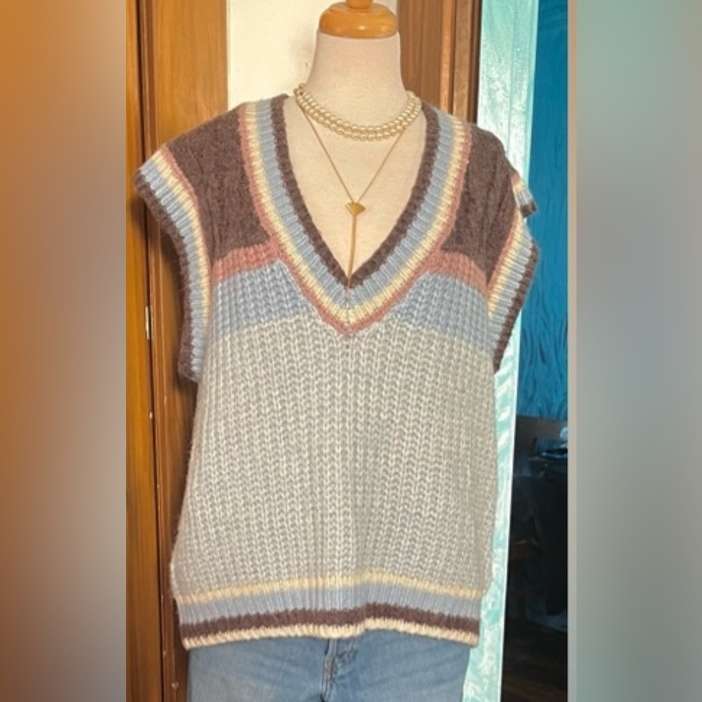 POL Women's Multicolor V-Neck Sweater Vest